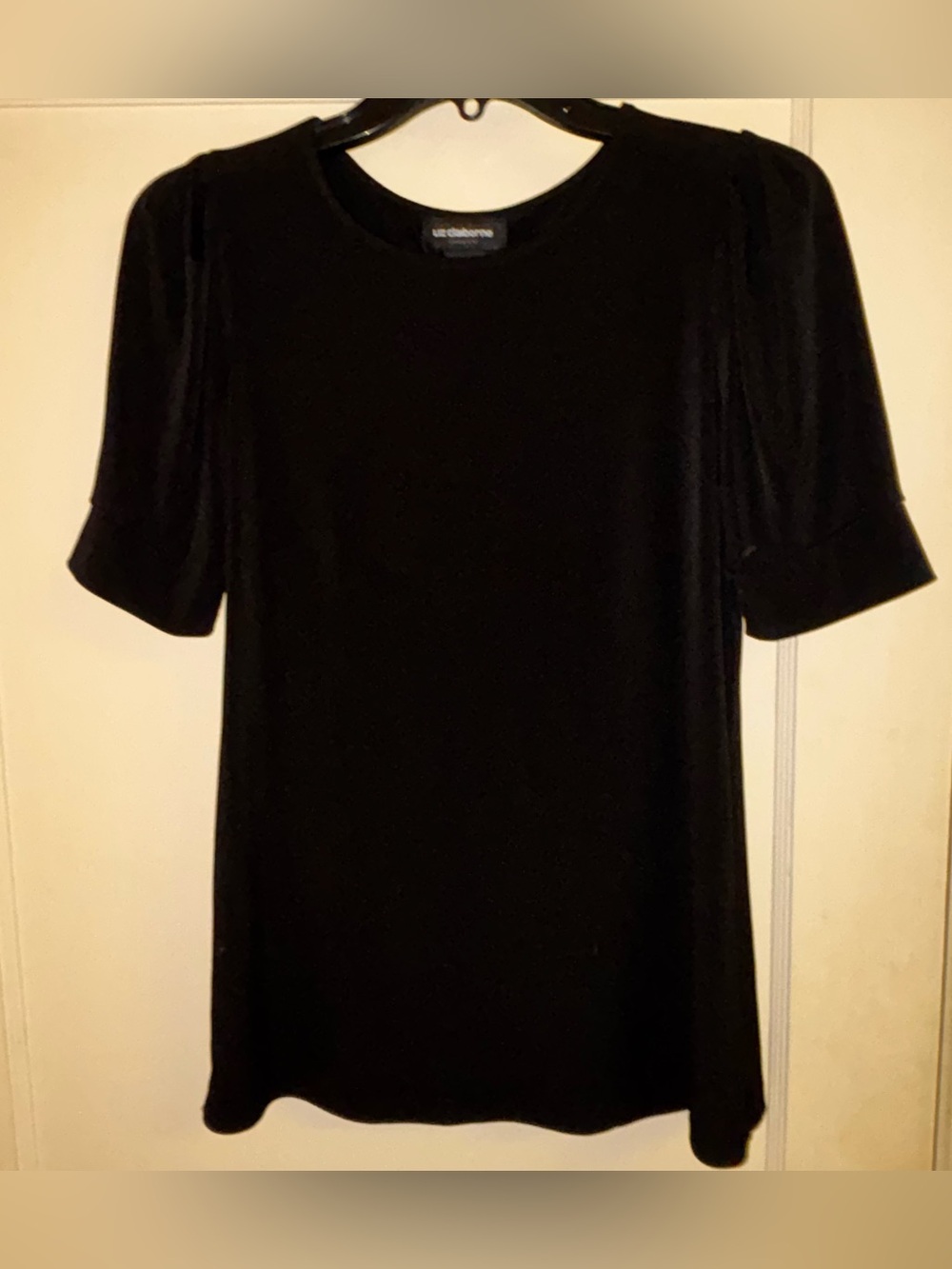 Liz Claiborne Black Crewneck Top